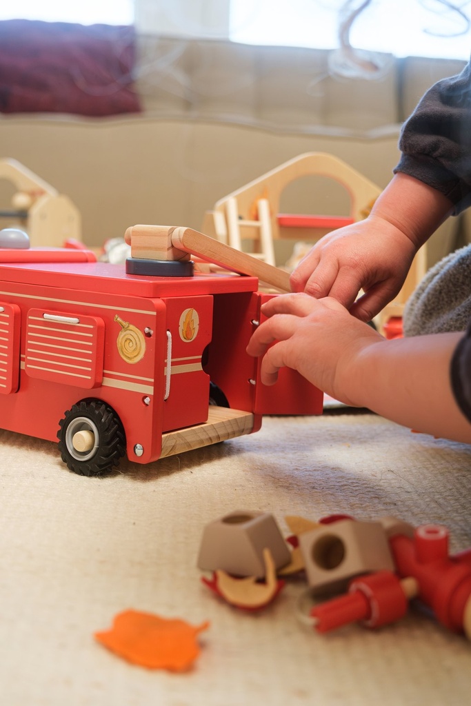 511187, Egmont Toys, Πυροσβεστικό Όχημα με Μικρό Φιλαράκι – Μεγάλο - Image 3