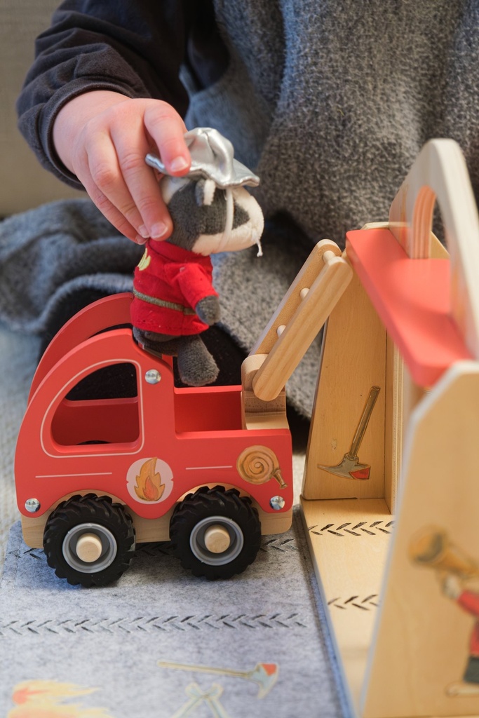 511188, Egmont Toys, Πυροσβεστικό Όχημα με Μικρό Φιλαράκι – Μικρό - Image 4