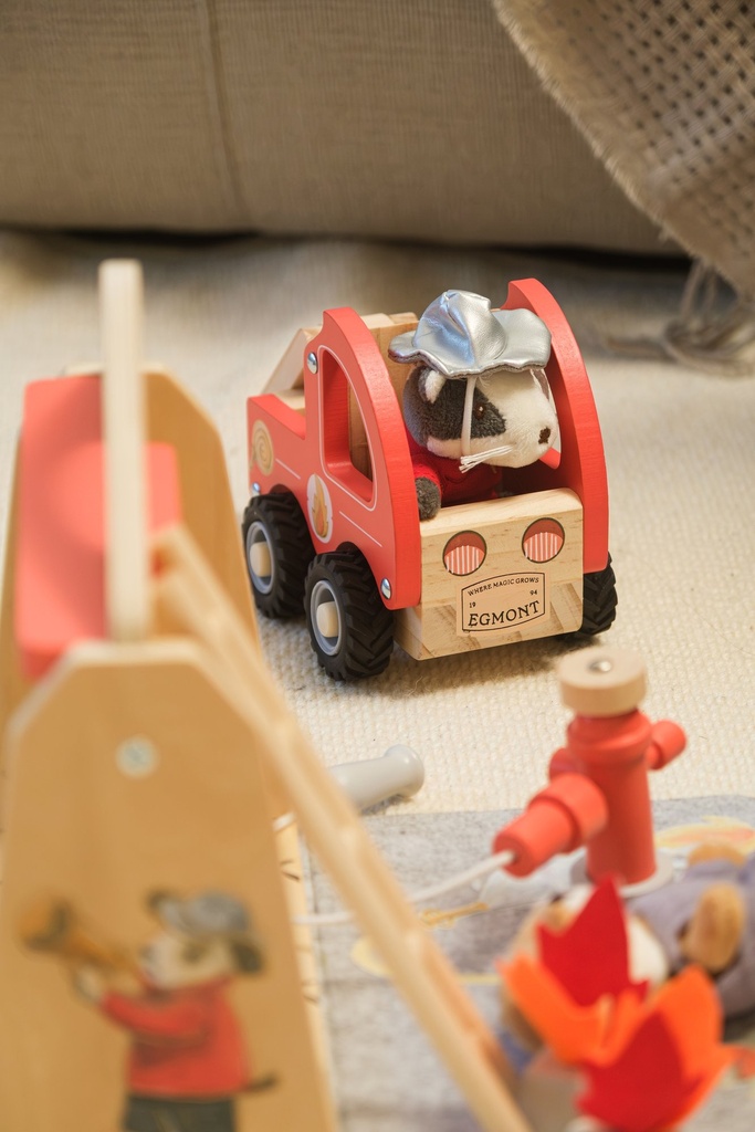 511188, Egmont Toys, Πυροσβεστικό Όχημα με Μικρό Φιλαράκι – Μικρό - Image 2